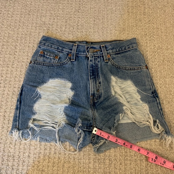 Levi’s denim shorts - Picture 6 of 8